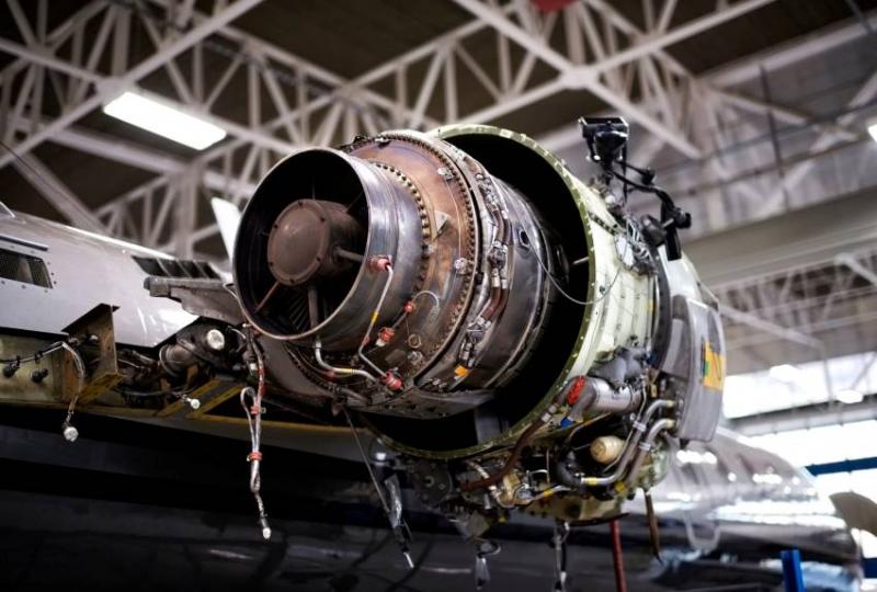 El aluminio en la construcción de aeronaves e infraestructuras para aviones