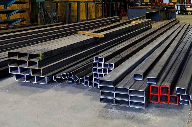 Tubo cuadrado de hierro, acero y aluminio para construcción, transporte y mobiliario