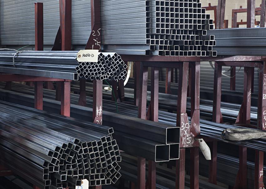 Tubo de hierro cuadrado para construcción, disponible en Alsimet